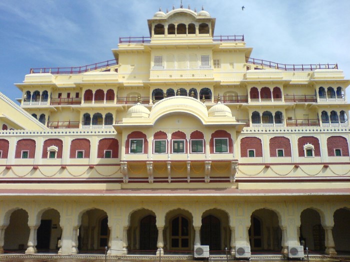 city-palace-best-places-to-visit-in-jaipur
