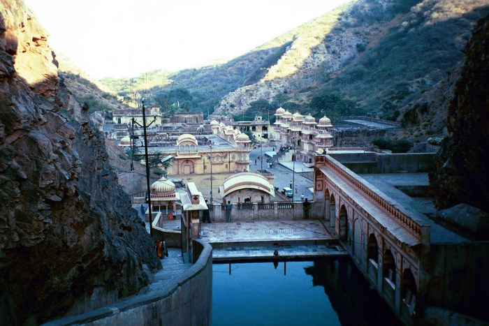 galtaji-places-to-visit-in-jaipur